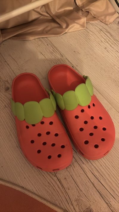 strawberry crocs