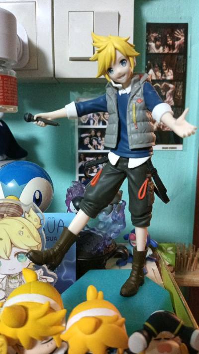 Megurine Luka Figures and Kagamine Len Figure