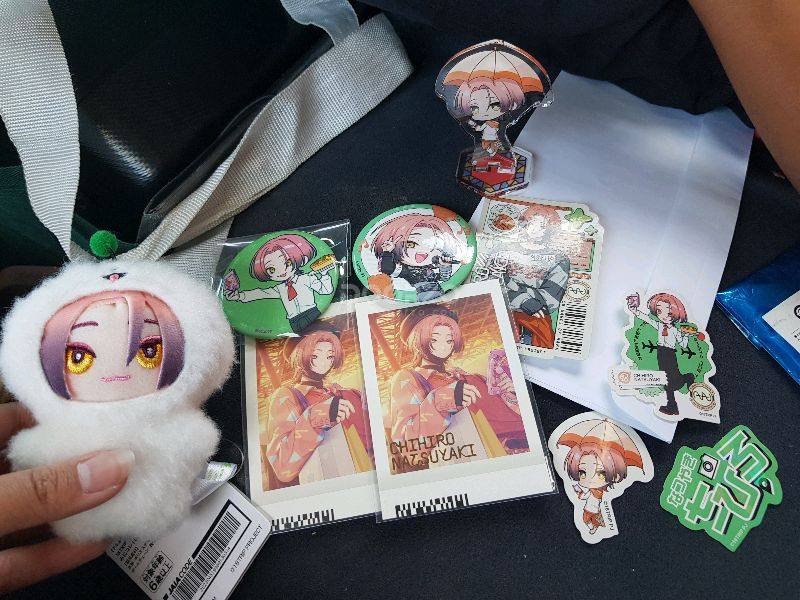 18Trip Chihiro Merch!!!
