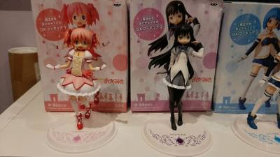Madoka Magica figure collection + Seha Girls Manga