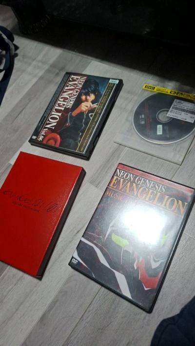 Excellent service! (DVDs secured)