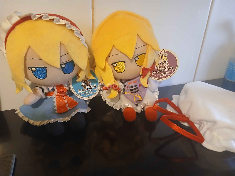 Alice Margatroid and Yukari Yakumo FumoFumos V1 Angeltype