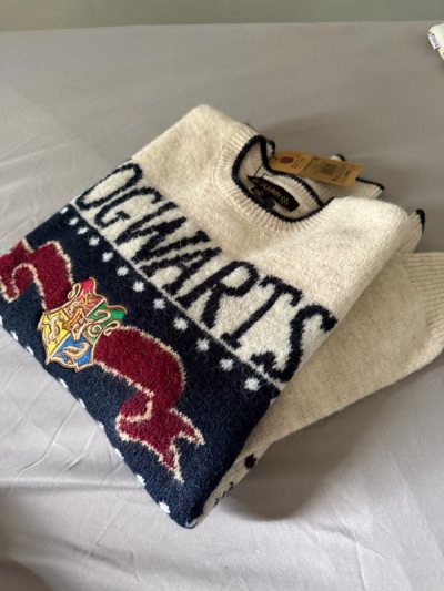 HOGWARTS SWEATER!! 