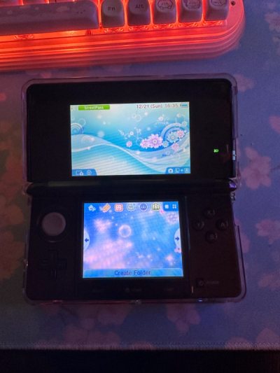 The 3ds that I had ordered was in such mint condition i was so surprised when i opened it (i provided my own case in the photos)