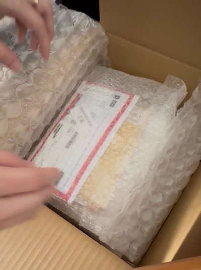 Solid batch of cards, all in good condition, kudos to the honest sellers. Box and items were packed nicely, came in good condition, a...