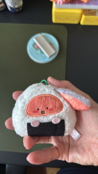 in good condition! looks really cute and was well wrapped when it arrived thank you very much