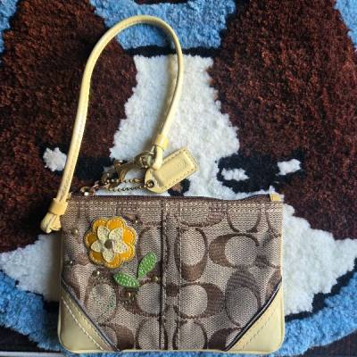 Good service and items came in great conditions 