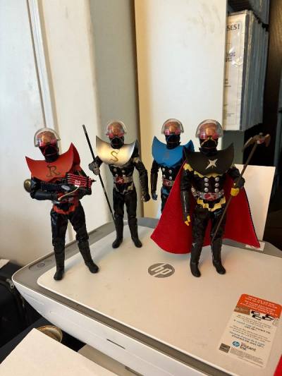 As soon as I saw this set of the Hakaider Corps figures I had to get it. The figures are large and have poseable arms, legs and head....