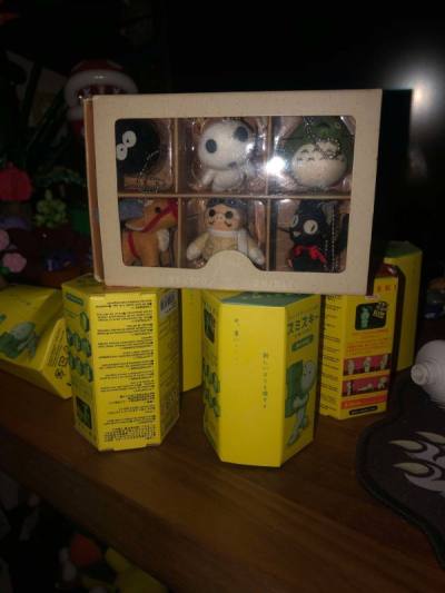My precioous smiski and ghibli gifts finally arrived from Doorzo, it was packaged safely and came quite quickly imo for the price. 

...